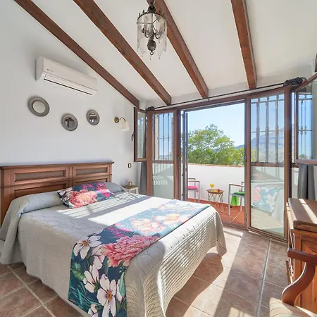 Country house Alcaparain Con Piscina En Caminito Del Rey-carratraca