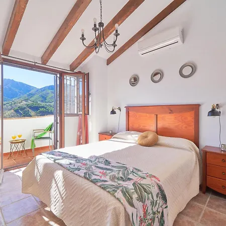 Alcaparain Con Piscina En Caminito Del Rey-carratraca Country house