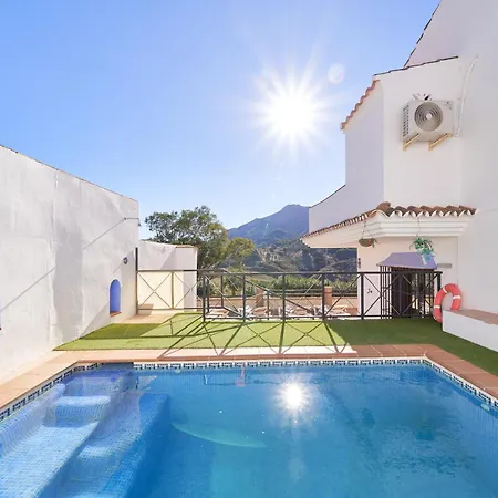 Alcaparain Con Piscina En Caminito Del Rey-carratraca Country house Carratraca