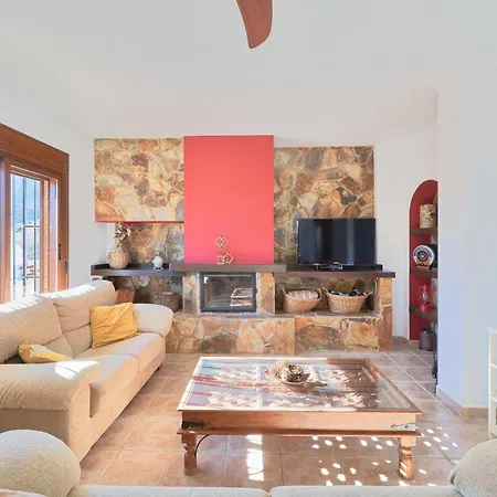 Alcaparain Con Piscina En Caminito Del Rey-carratraca Country house *