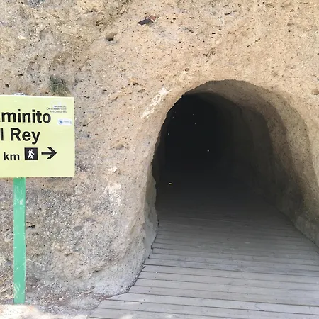 Alcaparain Con Piscina En Caminito Del Rey-carratraca Carratraca